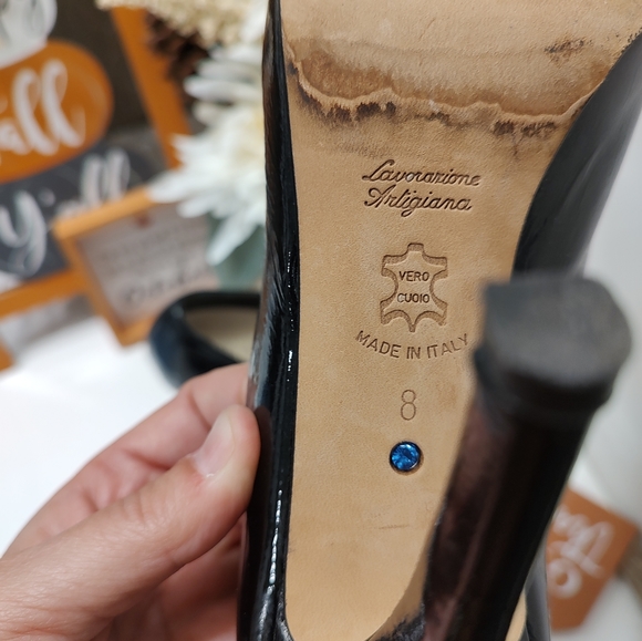 🖤GUC Something Bleu Italian Black Patent Leather Round Toe Pumps, 8 - Picture 13 of 13